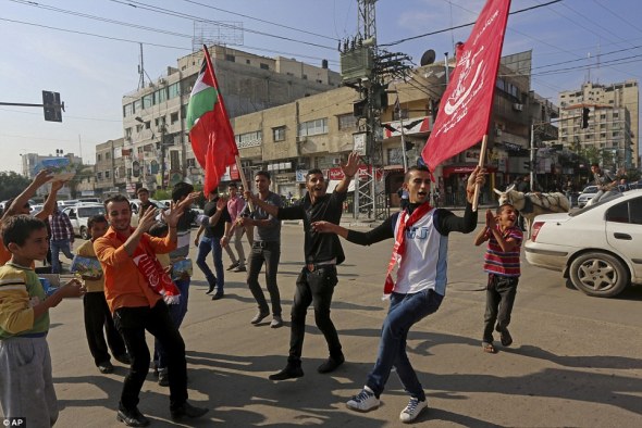 gaza-palestinians-celebrate-murders2