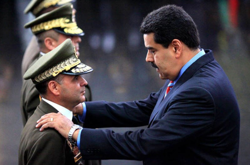 Venezuela’s Socialist President Nicolas Maduro (right) has warned that if the opposition wins, his side is “politically and militarily prepared to deal with it” and would “take to the streets.” (Photo: Merco Press)