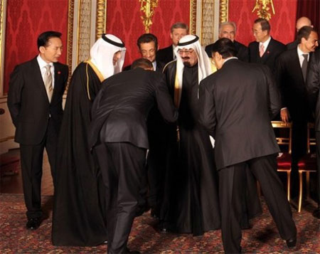 President Obama bows to Saudi King