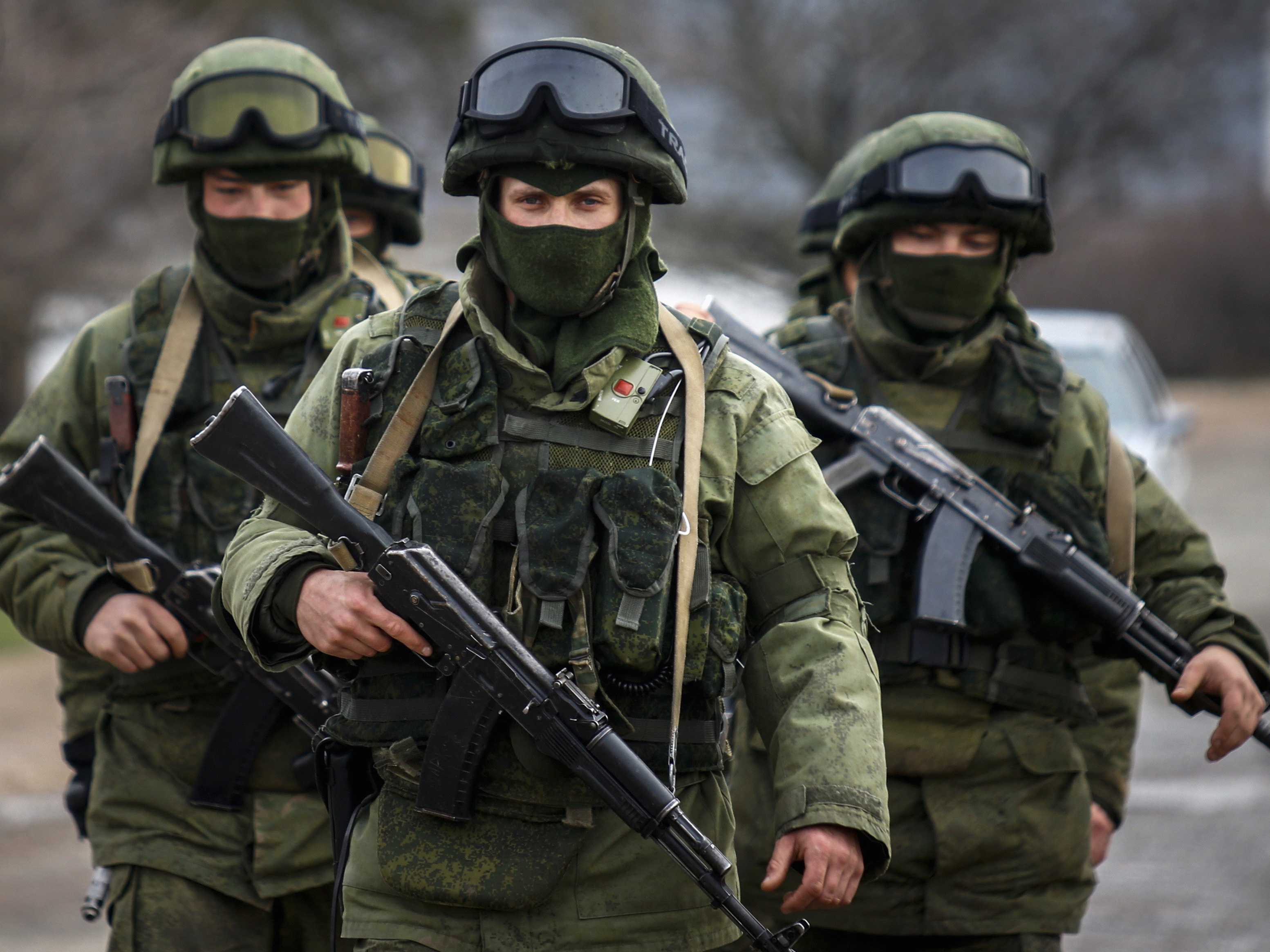 https://www.studentnewsdaily.com/wp-content/uploads/2014/04/russian-troops.jpg