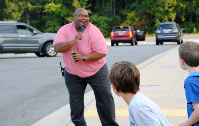 Assistant principal greets students with singing, dancing every morning