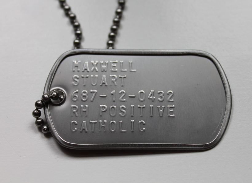 How To Read Military Dog Tags - Where dog tags are worn on the body ...