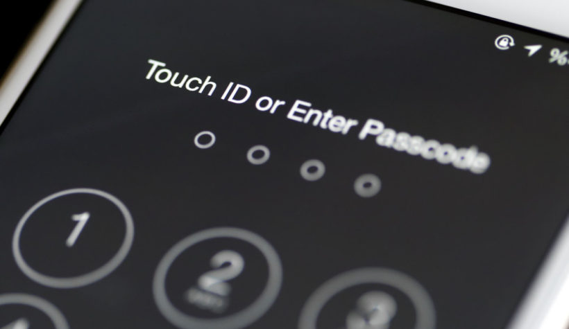 Report: Israeli company helping FBI crack iPhone security