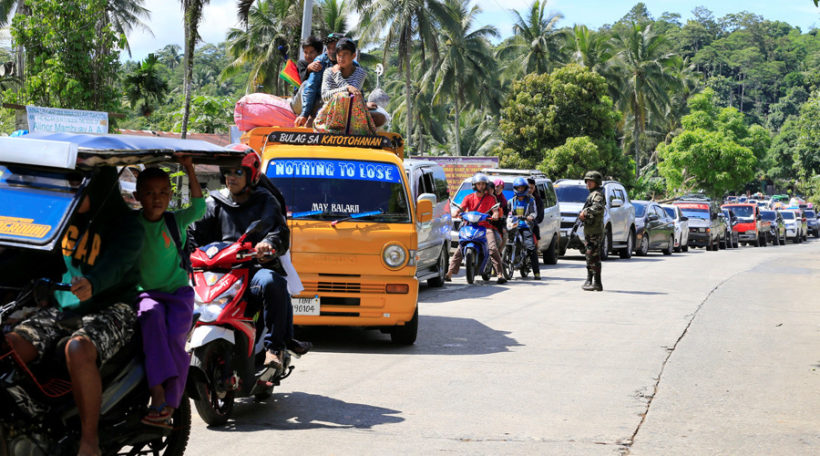 Thousands flee Philippine city after rampage by Islamic State