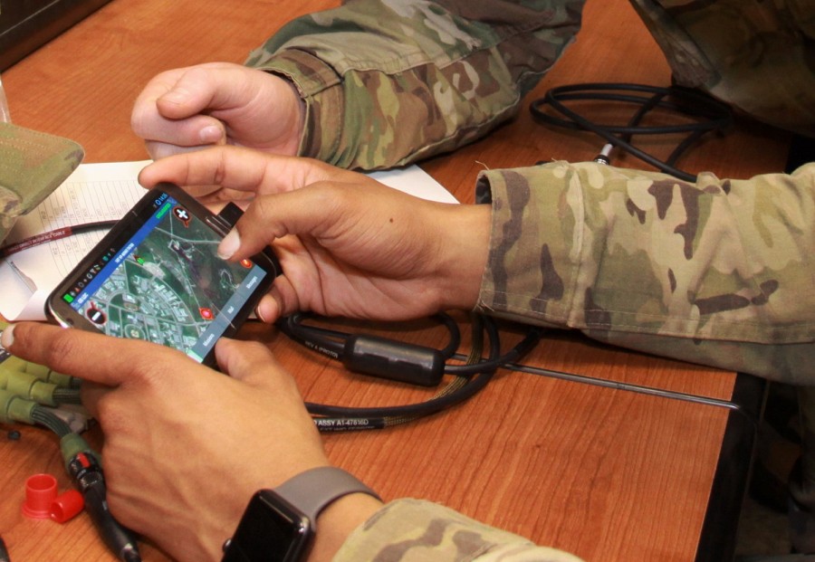 Soldiers with topsecret clearances say they were forced to use an app