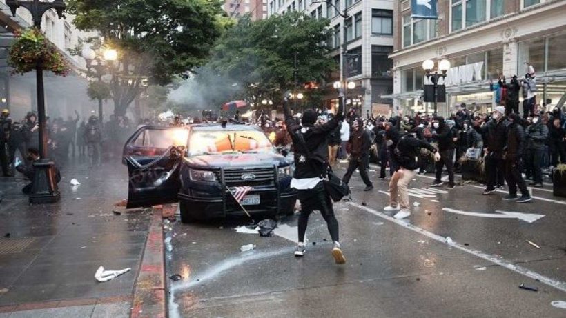 Apple helps feds track down BLM protester accused of firebombing cop cars