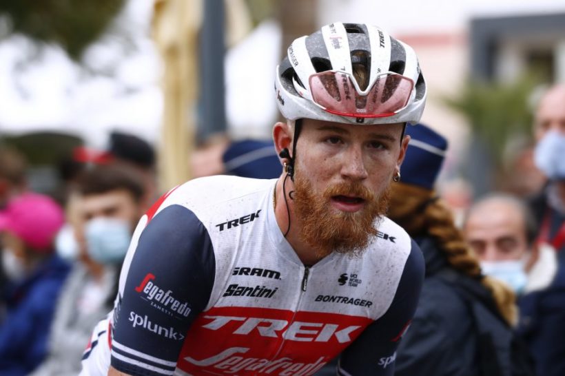American cyclist suspended by team for Twitter comments