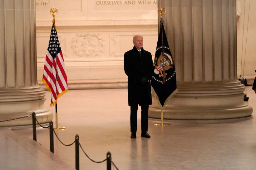 Joe Biden ditches mask at Lincoln Memorial — hours after mandating them