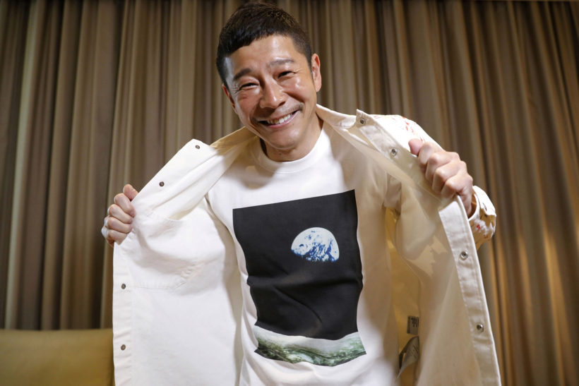 Japanese billionaire seeks 8 volunteers for SpaceX flight around the moon