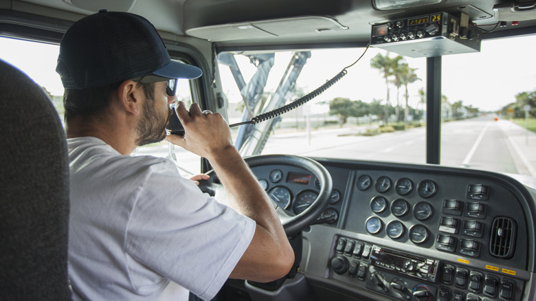 3 states could lose cash over English rules for truck drivers
