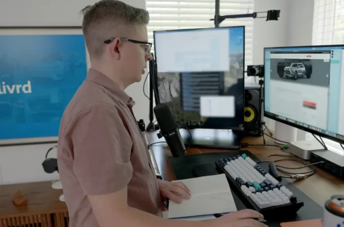 33-year-old makes $192K/month negotiating car deals for people